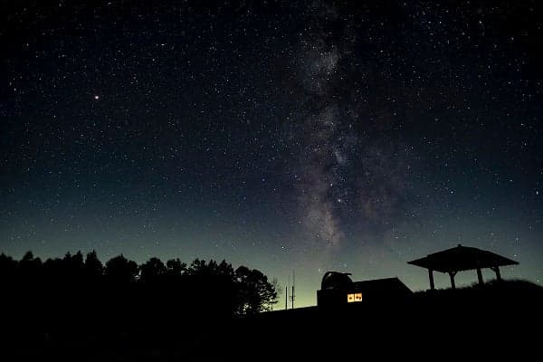 天文台と星空