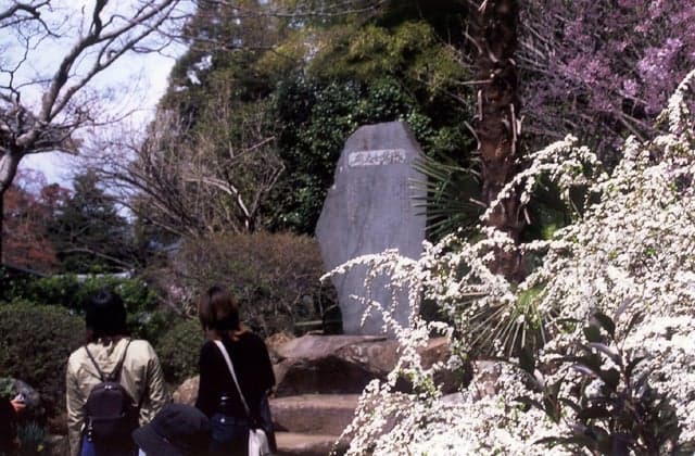 Monument of Ichiyo Higuchi