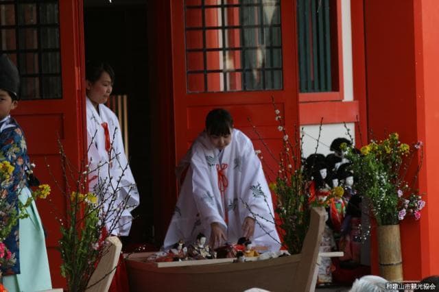 The Shinto ritual of Hina Nagashi