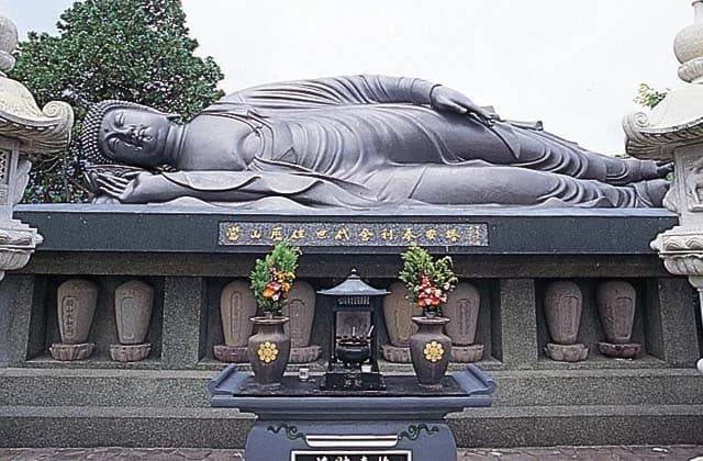 Statue of Buddha Nirvana