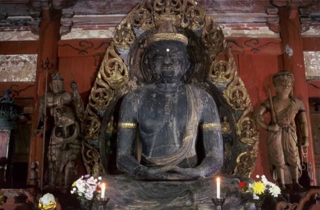 Seated statue of Dainichi Nyorai
