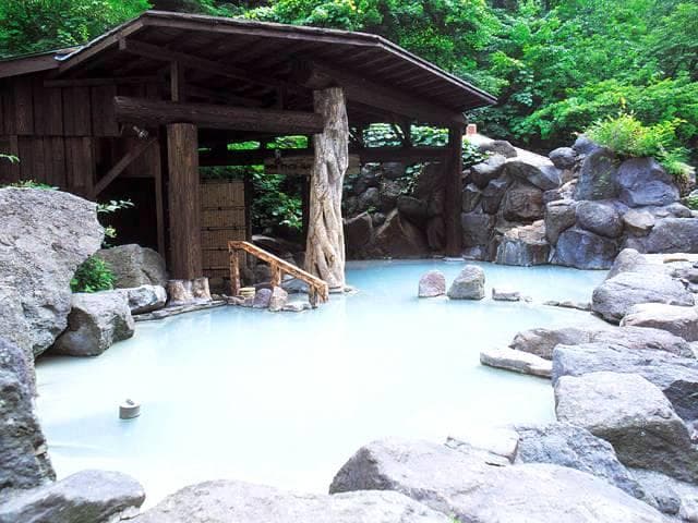 Kaninyu open-air bath