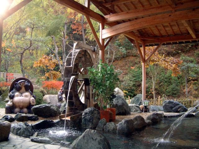 Nishi-no-Yu open-air bath (Autumn)