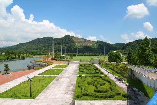 Chikuho Ryokuchi (1)