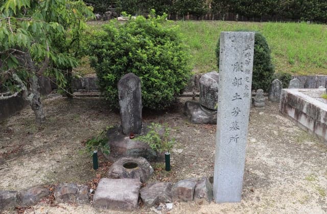 服部土芳墓