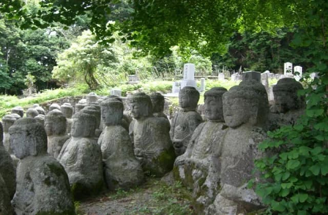 Forty-eight bodies Ugawa stone Buddha
