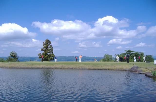 Putting practice area