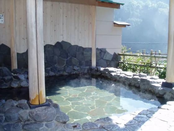 Open-air bath