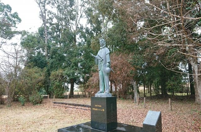 マンショ像全体