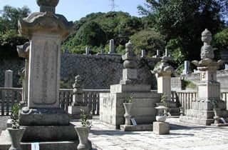 毛利家墓所(長府毛利累代墓)