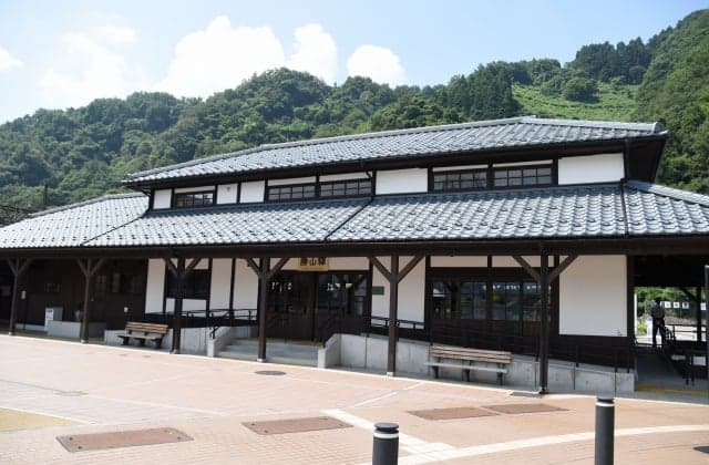 Katsuyama Station