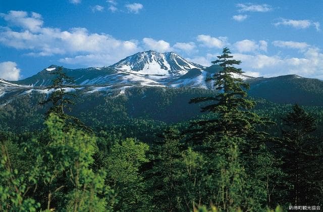 Mount Tomuraushi