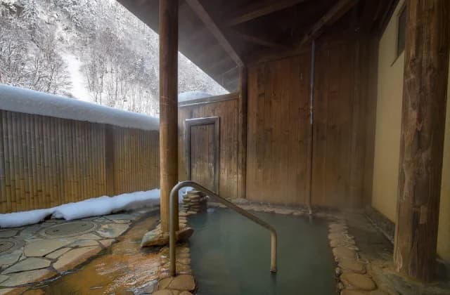 Shikishimaso (open-air bath)