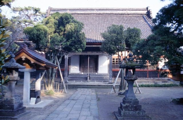 Man-ji Temple