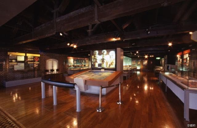 Inside the Municipal Government Memorial Hall