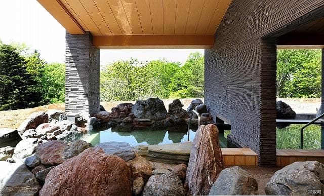 Open-air bath