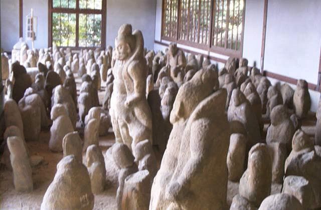 山野の石像群(五百羅漢)