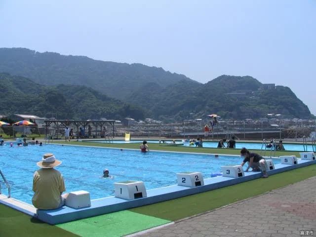 You can see Mount Nokogiri nearby.