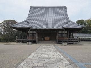 On the grounds of Honshoji Temple
