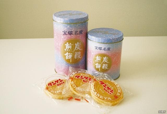 Carbonated rice crackers