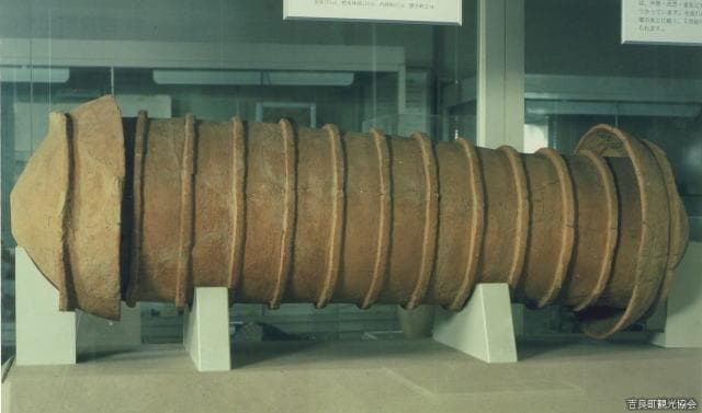 Items excavated from Iwaba Kofun