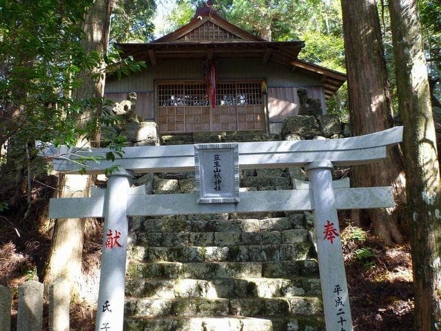Nirao Oyamazumi-jinja Shrine