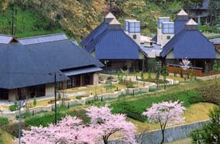 Outside of "Kinarikan"