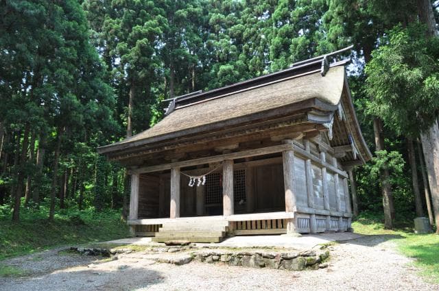 波宇志別神社神楽殿