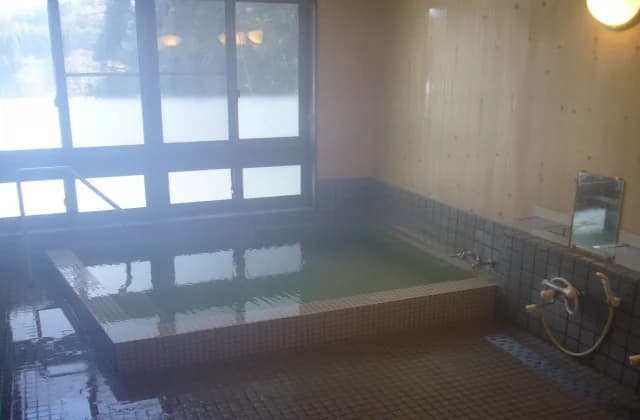 Midday hot spring bath