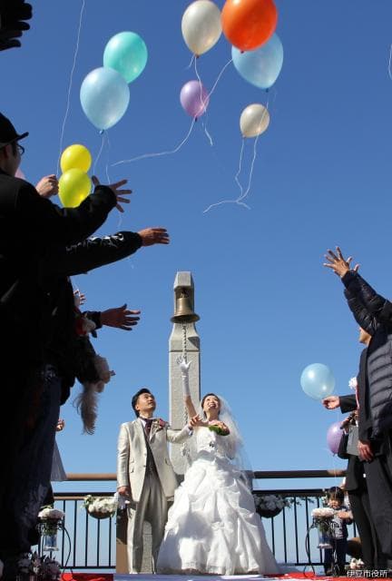A wedding ceremony at Lover's Cape