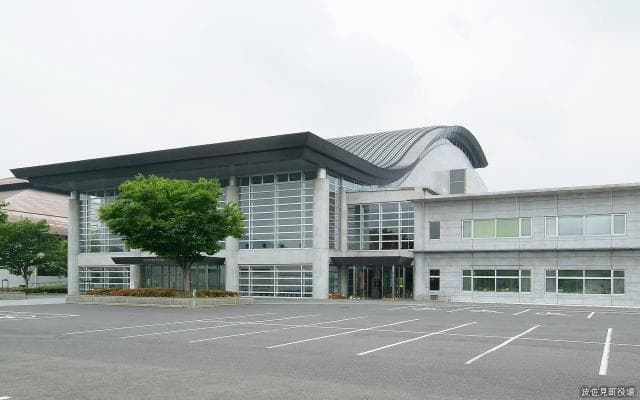 総合文化会館(ウェイブホール)