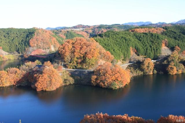 Lake Shorenji Autumn Leaves