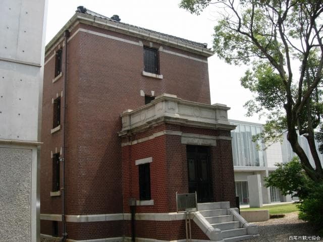 Iwase Bunko and Old Library