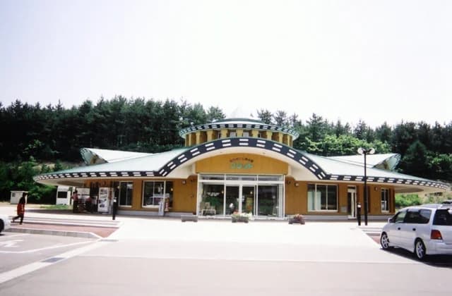 Sharikimura Murakoshi base building "Flat"