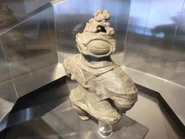 Shading clay figurines