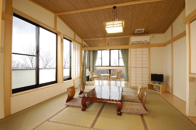 Kawolf's hot water and inner view