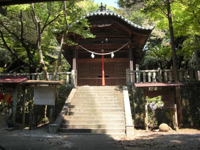 Ena Yahata Shrine