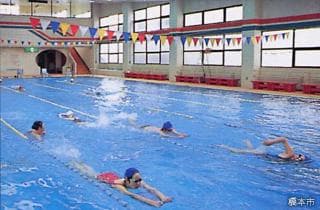 Rainbow, a heated pool in Hashimoto City