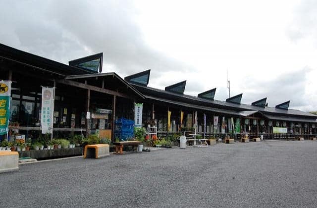 Roadside station Inakadate direct production center