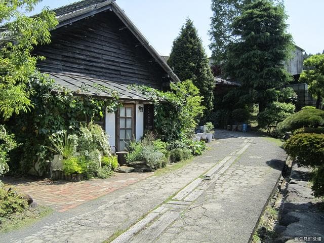 As Nishinohara-cho