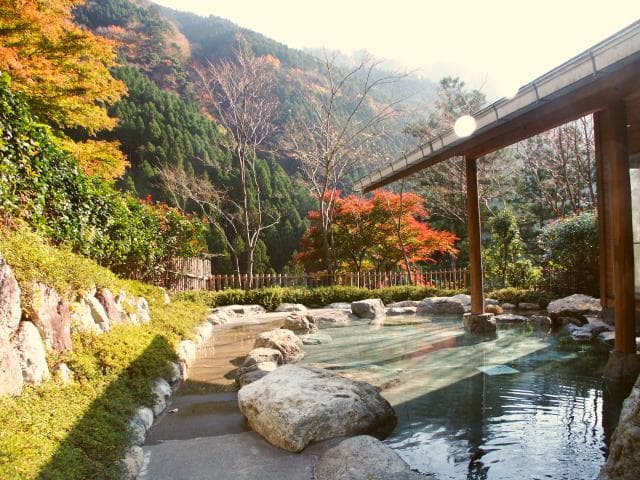 Open-air bath