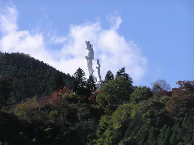 Torii Kannon distant view