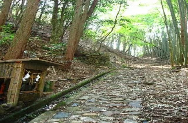 Hosono Pass