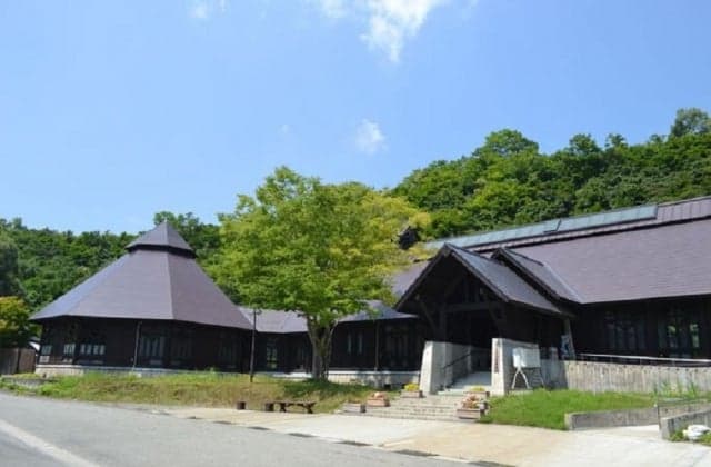 カルデラ温泉館外観