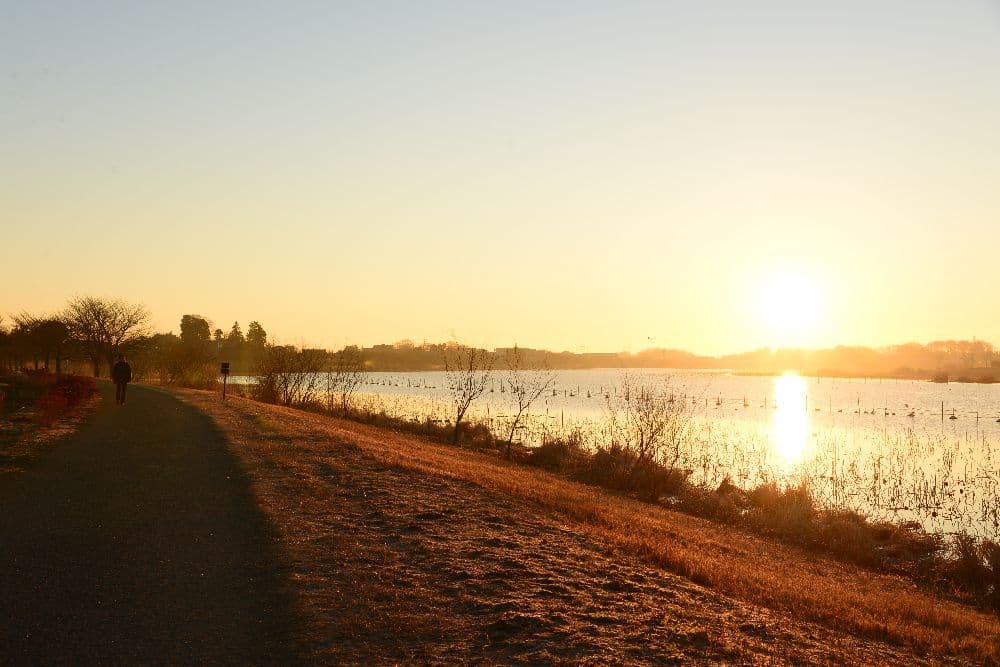 The first sunrise of the small path in Chaoyang, Tatebayashi City