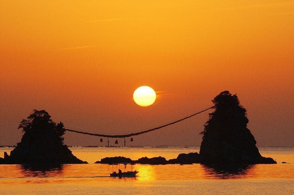 The first sunrise of Bungo Futamigaura, Saiki City