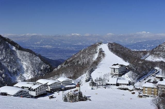 志賀高原中央エリア「サンバレースキー場」