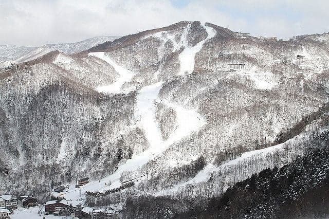 Nishi-Tateyama Ski Resort in the central area of Shiga-kogen