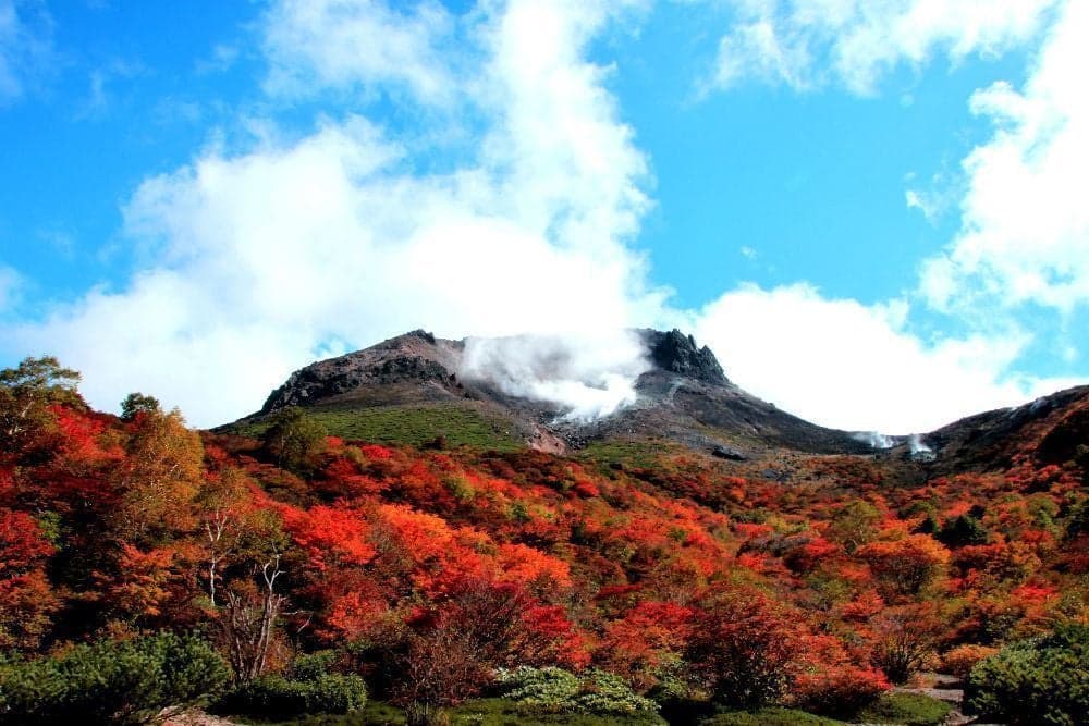 Autumn leaves around Nasudake