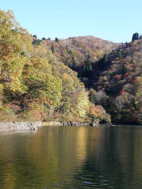 淡海湖(処女湖)・平池の紅葉